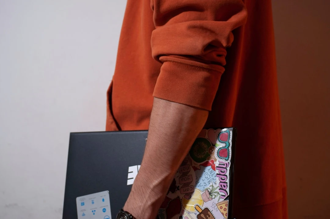 Chuẩn bị hình ảnh, tiểu sử tác giả và submit guest post fashion theo quy định