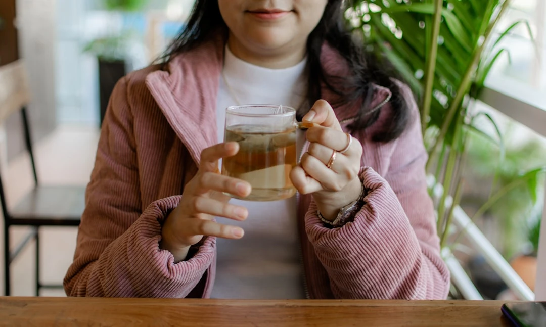 Phụ nữ Việt Nam viết nhật ký để theo dõi sức khỏe tâm thần
